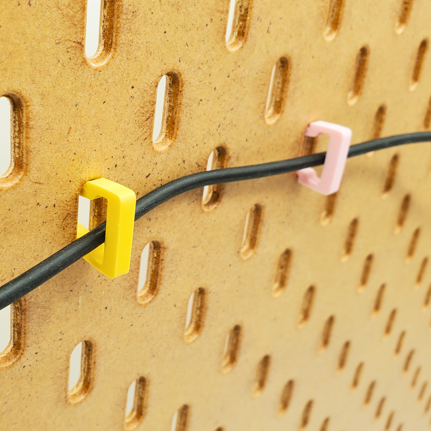 Horizontal Wire Clips in Savannah Yellow and Light Pink