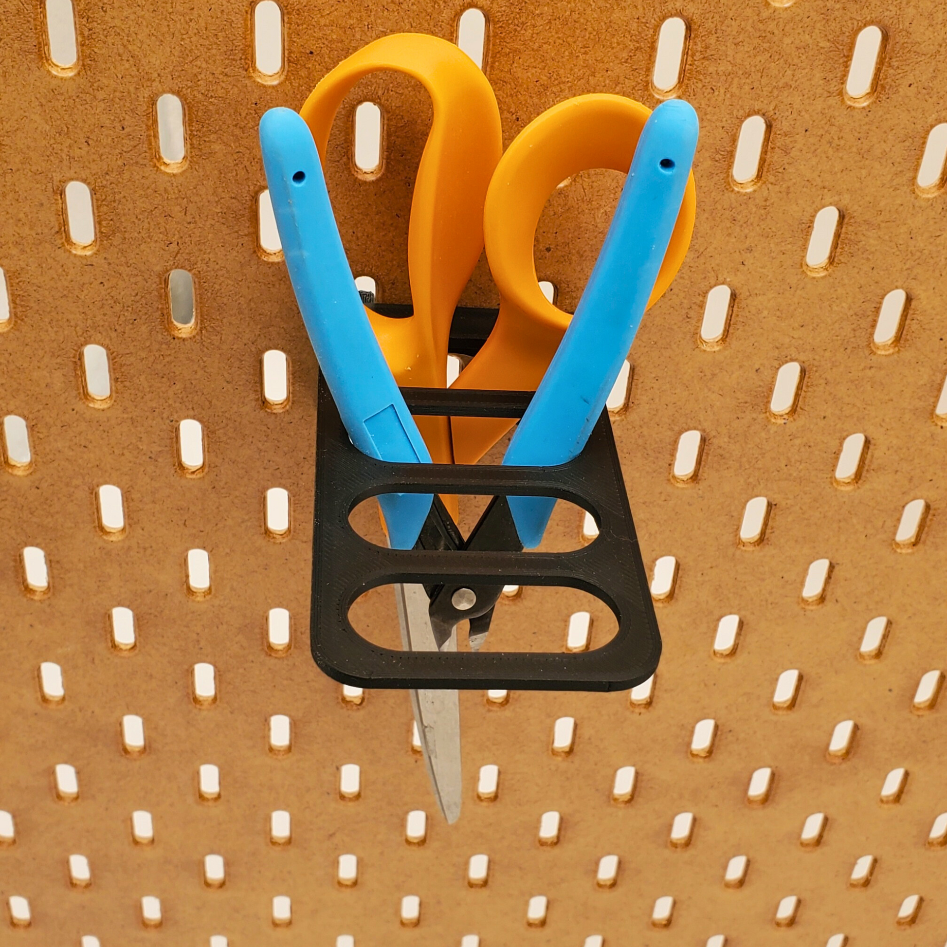 Front view of Scissor storage for Pegboards