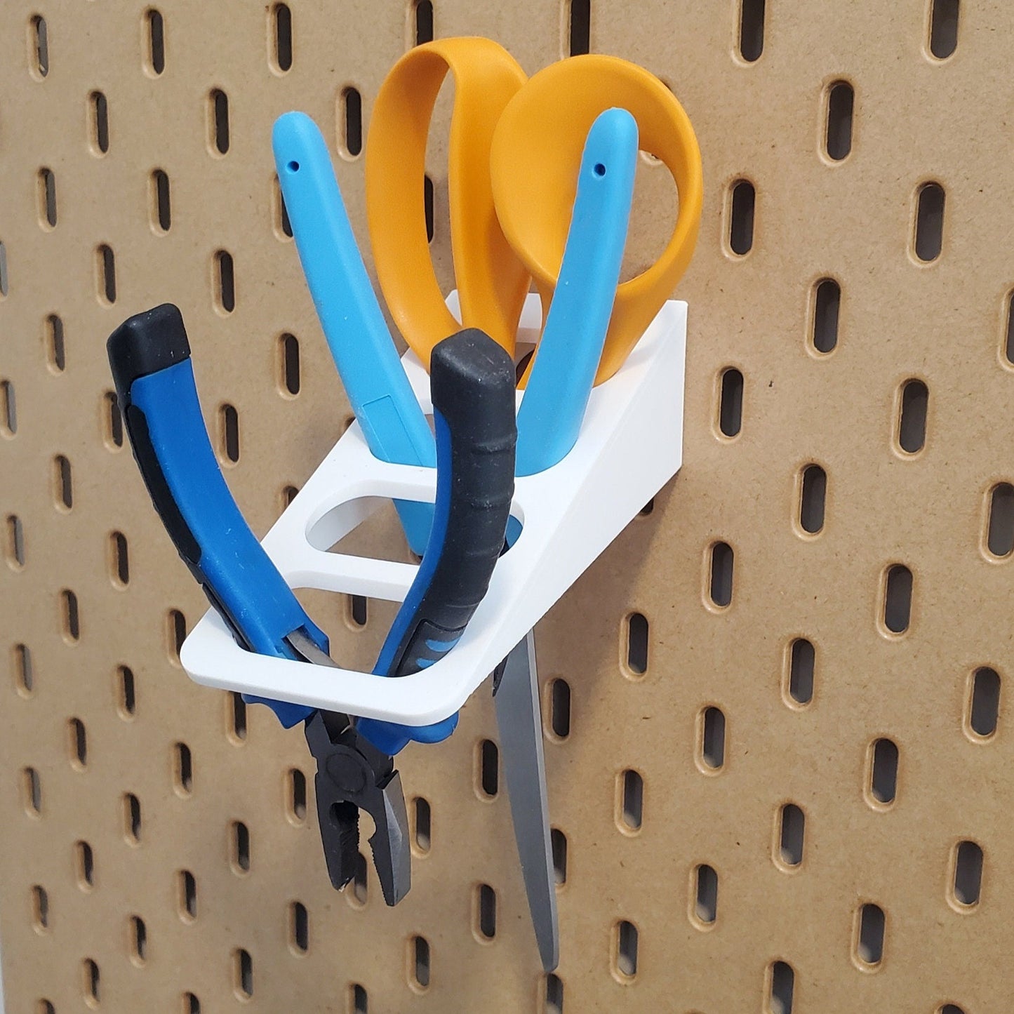 Cotton White Cascade plier holder on SKADIS board